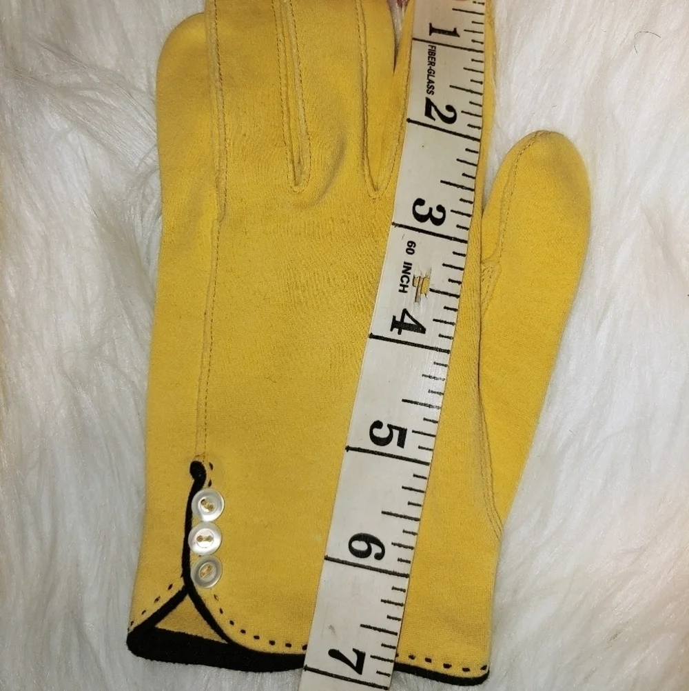 Lovely retro pair vintage gloves